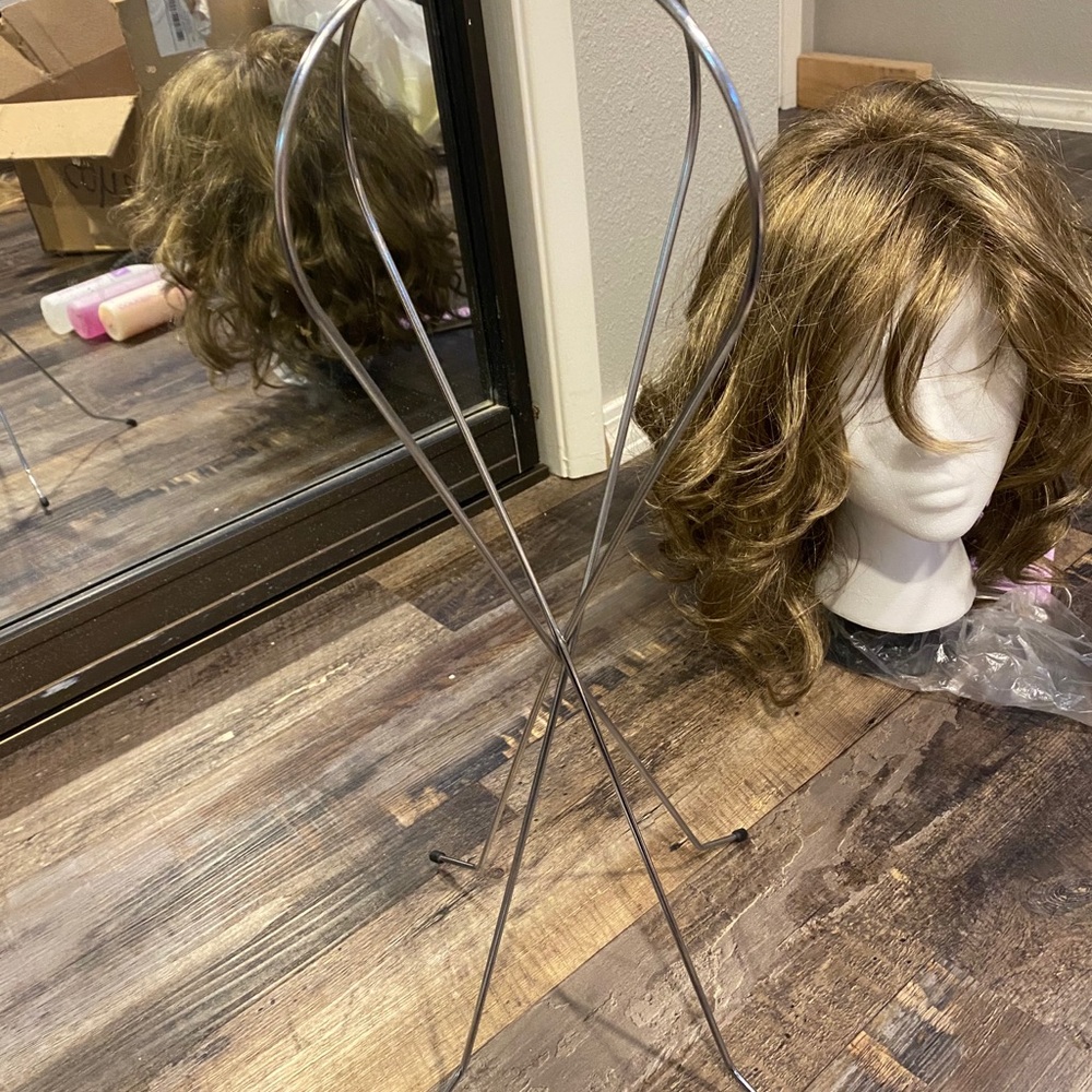 Wigs - Picture 2 of 5